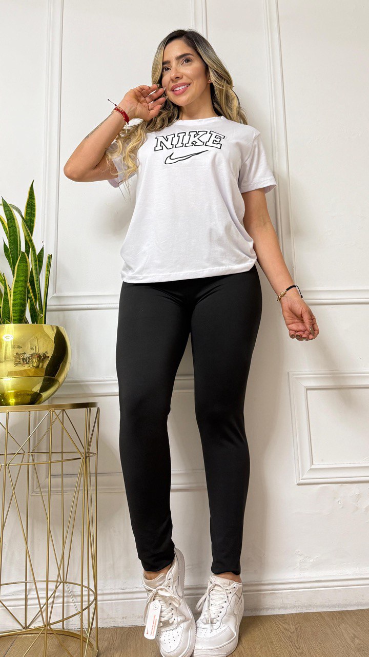 Conjunto Leggins Bordado Nike